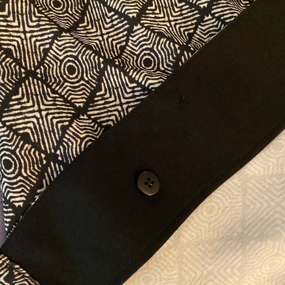 Uniquely designed button up dress shirt - Picture 3 of 9